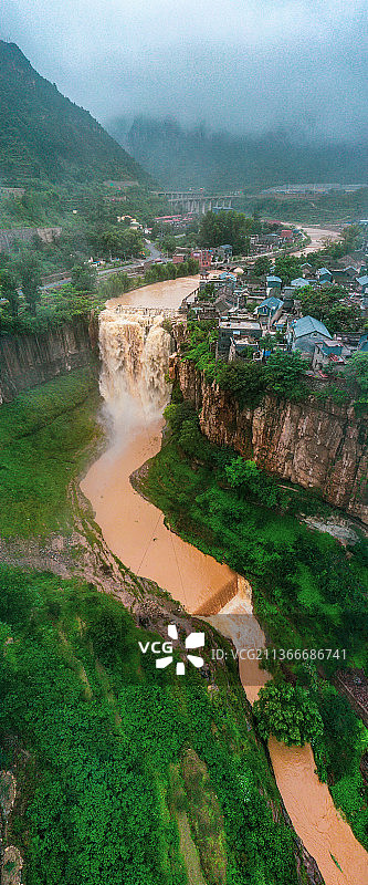 霓虹村，瀑布。图片素材