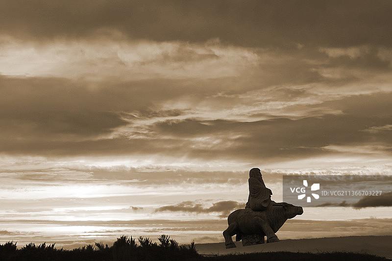 雕塑，老子出关图片素材