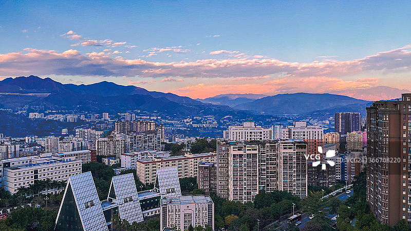 日落时分的攀枝花城区图片素材