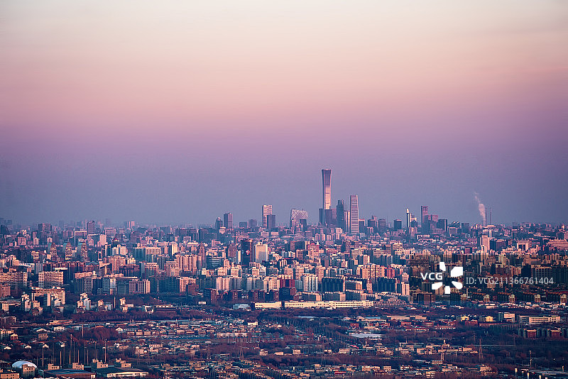 日落黄昏时分的冬季北京城市全景图片素材