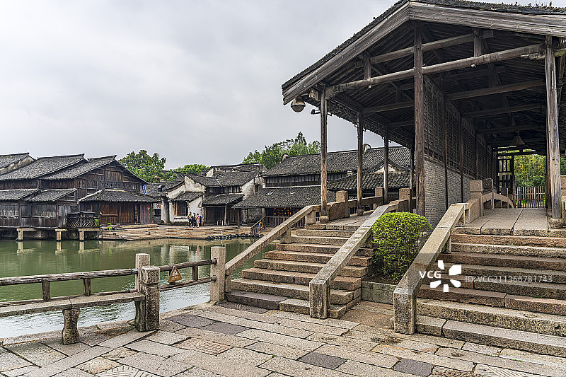 江南水乡嘉兴乌镇东栅逢源双桥风景图片素材