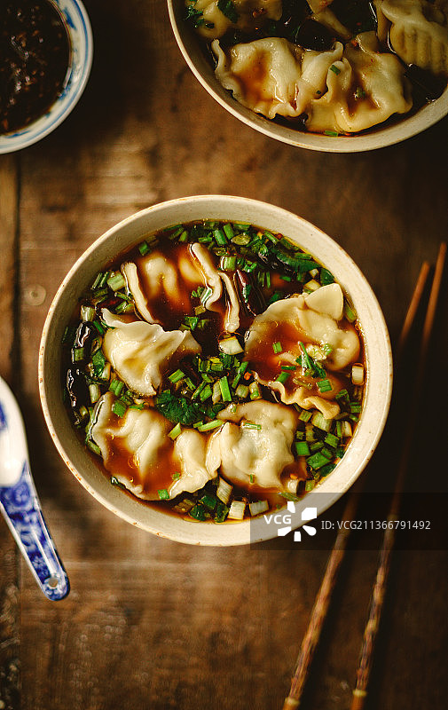 酸汤水饺图片素材