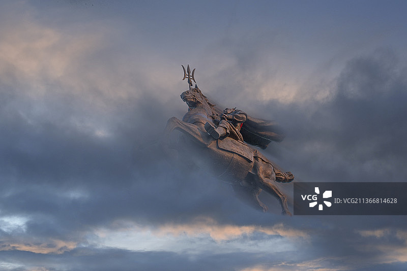 铸铁，雕塑，三国人物，吕布图片素材