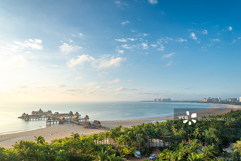 海南省文昌市逸龙湾沙滩日出全景图片素材