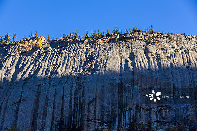 石钟山的秋天——新疆  阿勒泰地区  富蕴县  可可托海图片素材