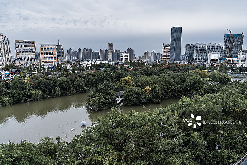 安徽合肥包公园--清风阁视角下的合肥城市景观图片素材
