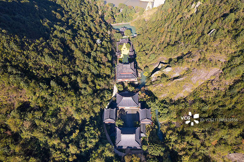航拍丽水缙云仙都风景区鼎湖峰景点黄帝祠宇图片素材