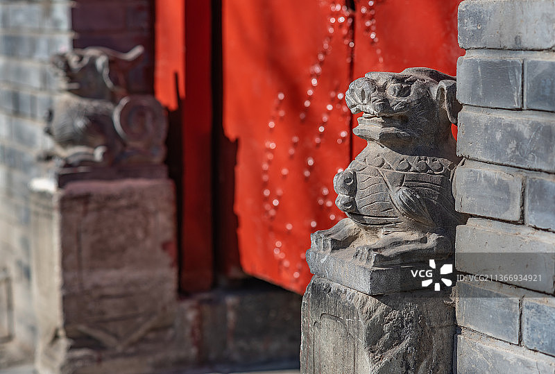 北京胡同门墩狮子石雕图片素材