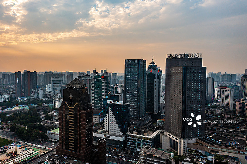 航拍四川成都市人民南路天府广场城市风光图片素材