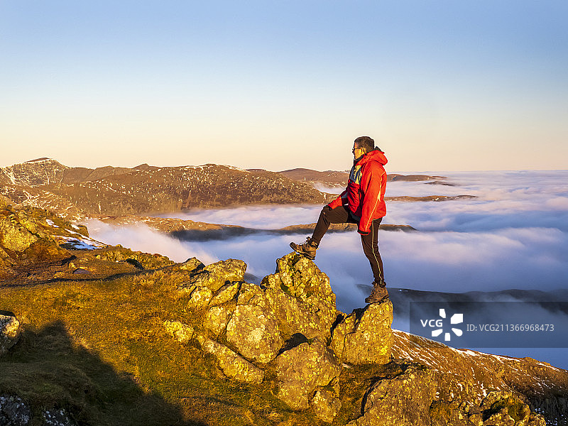 英国湖区清晨的赫尔维林山脉图片素材