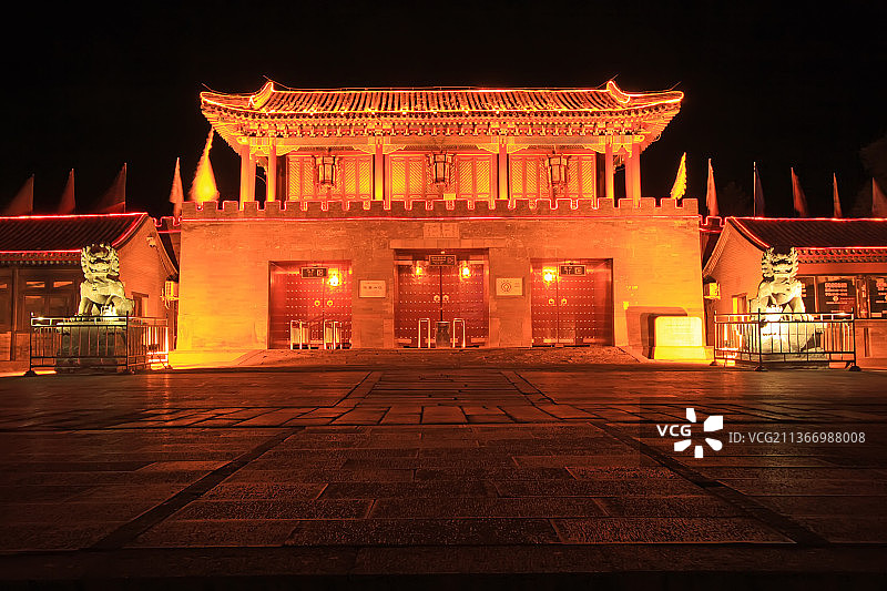 河北承德避暑山庄丽正门夜色图片素材