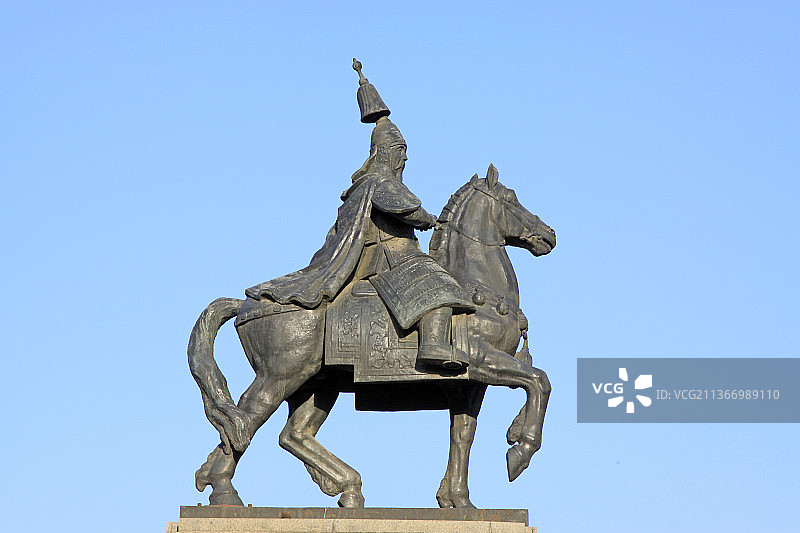 河北承德康熙大帝雕塑图片素材
