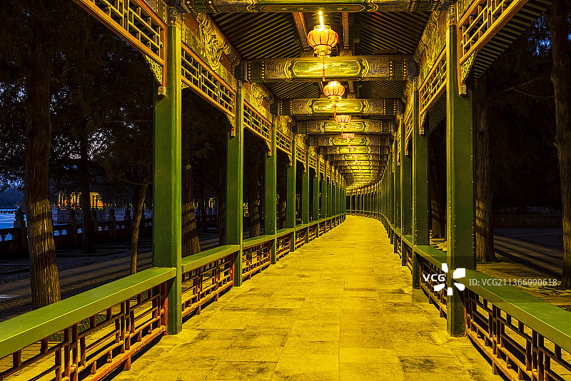 颐和园长廊大红灯笼高高挂图片素材