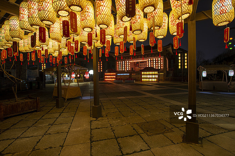 唐城景区唐人街春节日灯笼灯谜夜晚夜景风景风光图片素材