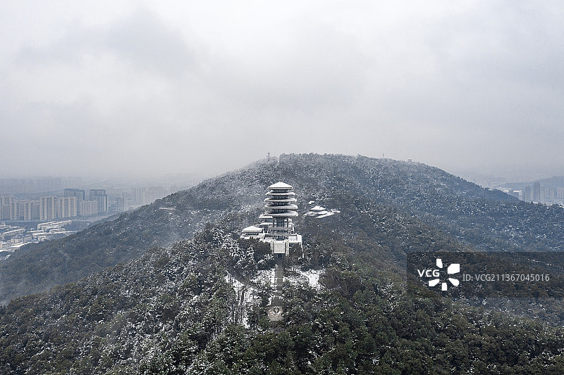 杭州临平公园东来阁雪景航拍图片素材