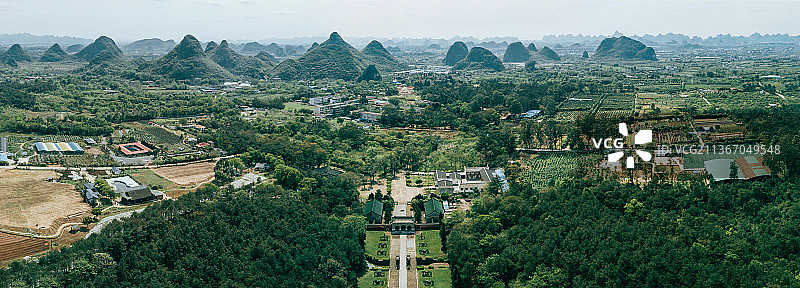 桂林尧山下全景航拍图片素材