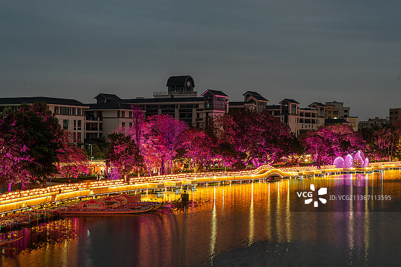 中国佛山里水梦里水乡景区新年花灯夜景图片素材