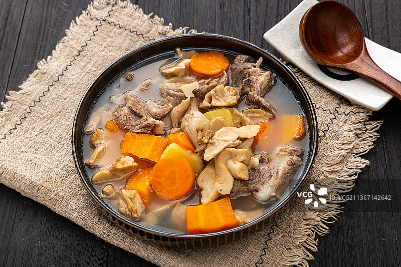 白灵菇排骨汤图片素材