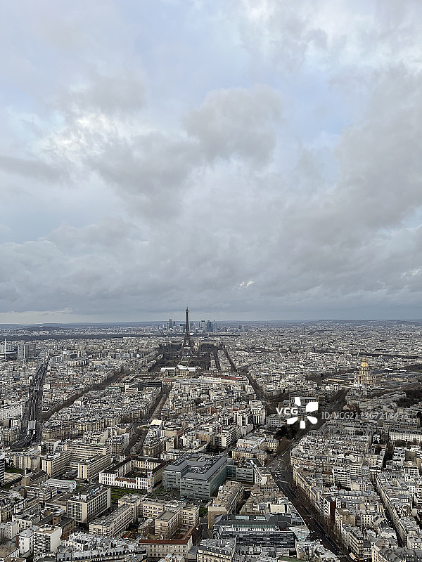 从蒙帕纳斯拍摄的巴黎天际线图片素材