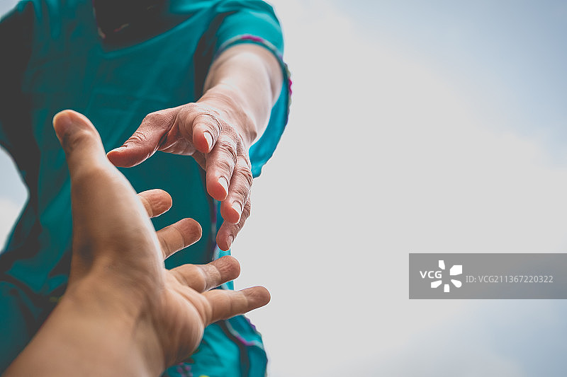 互助概念，援手相助（泰国）图片素材