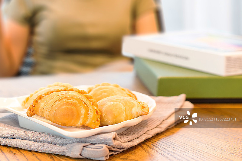 泰国街头小吃：咖喱角图片素材