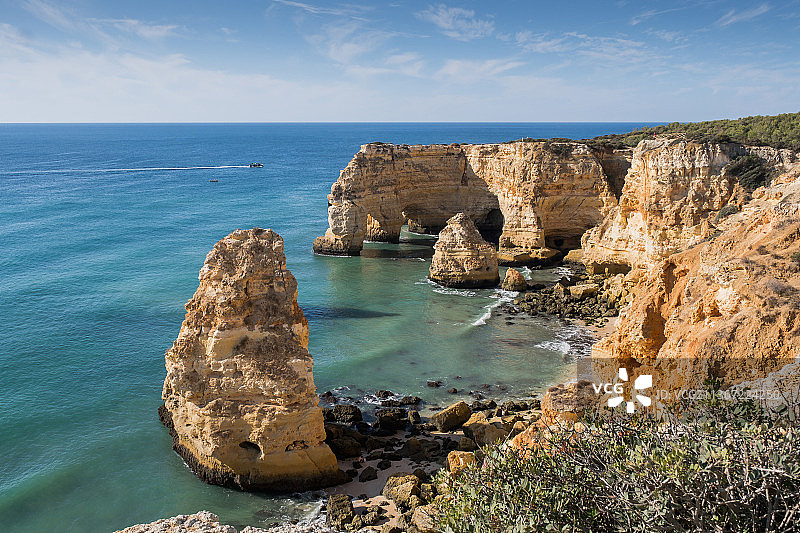 阿尔加维悬崖——葡萄牙法鲁区海 Rocks 岩石的壮丽景色图片素材
