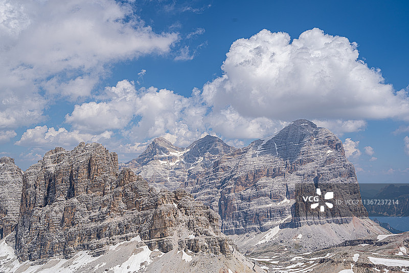 多洛米蒂山脉，雪山全景图片素材