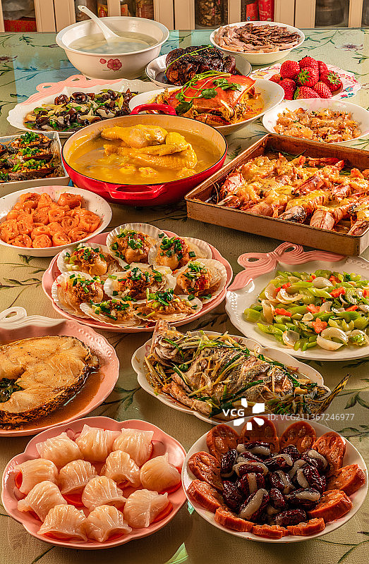 一桌年夜饭图片素材