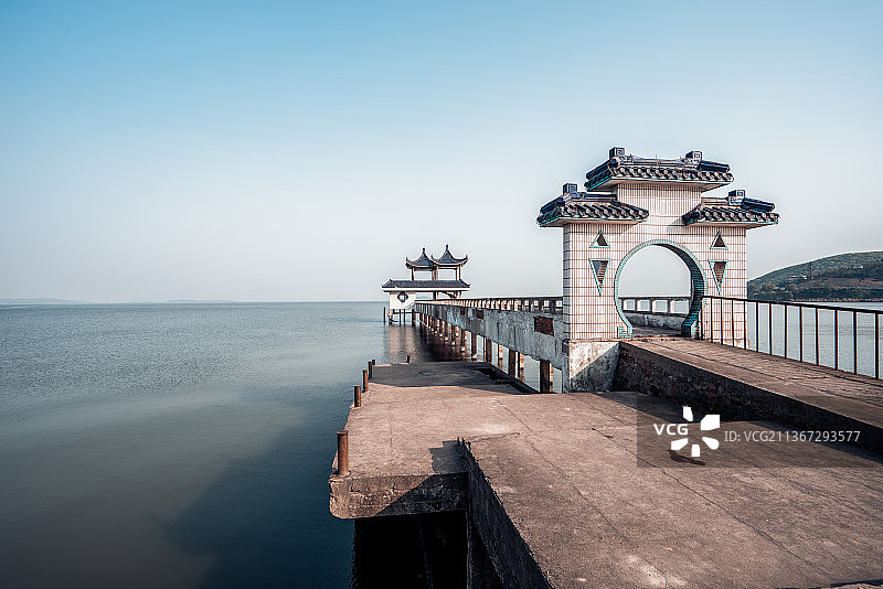 太湖里的湖心亭,水质检测点图片素材