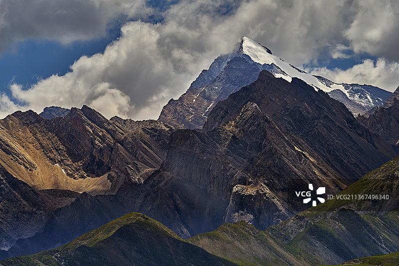 岷山之巅图片素材