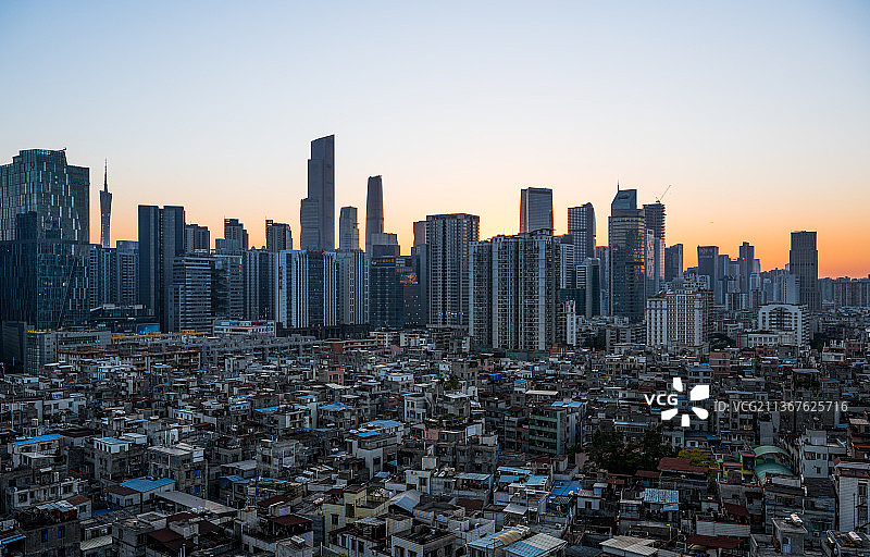 广东省广州市天河区珠江新城石牌夜晚风光，城市天空景色，城市天际线，全景照片，繁荣城市，发达城市，一线图片素材