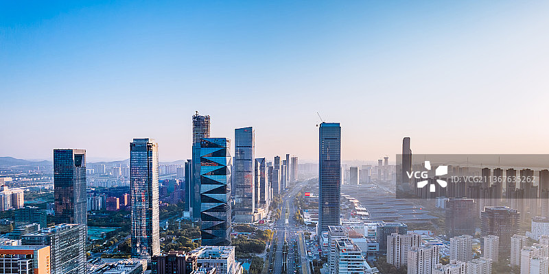 中国江苏河西CBD城市天际线航拍黄昏风光图片素材