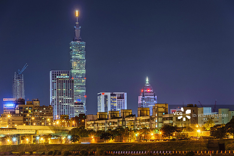 中国台湾台北象山101夜景风光图片素材