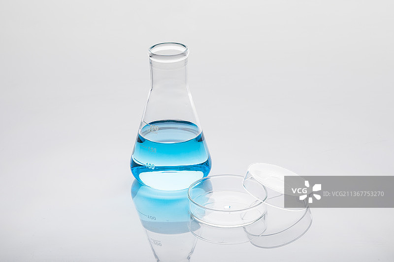 生物化学玻璃仪器拍摄图片素材