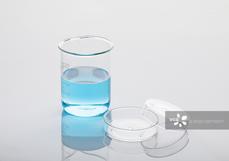 生物化学玻璃仪器拍摄图片素材