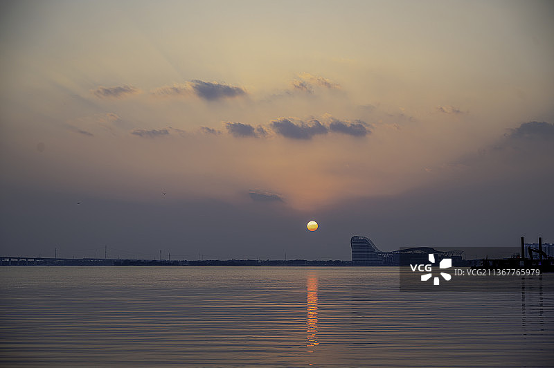 落日下的西太湖图片素材