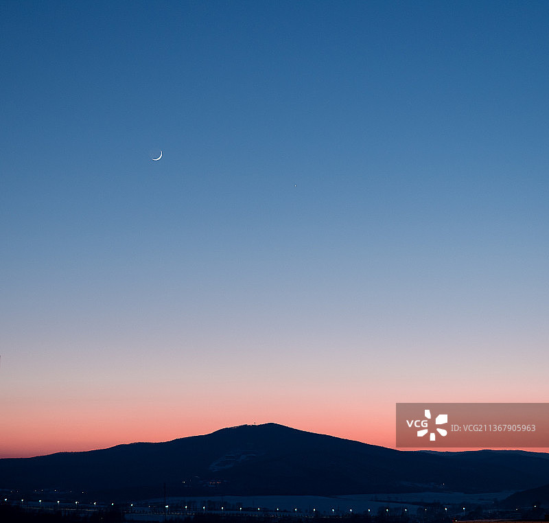 下弦月图片素材