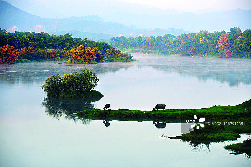 新安江源头江畔图片素材
