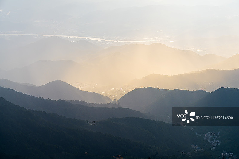 阴那山谷的聚宝盆图片素材