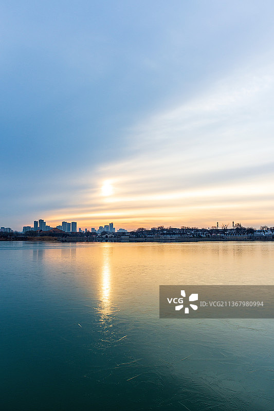 东昌湖畔靓丽冬日晨景--3328图片素材