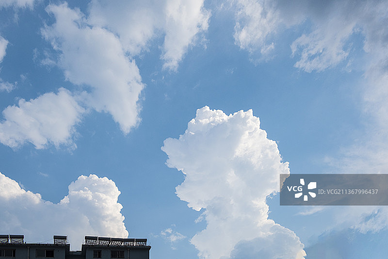 蓝天白云图片素材