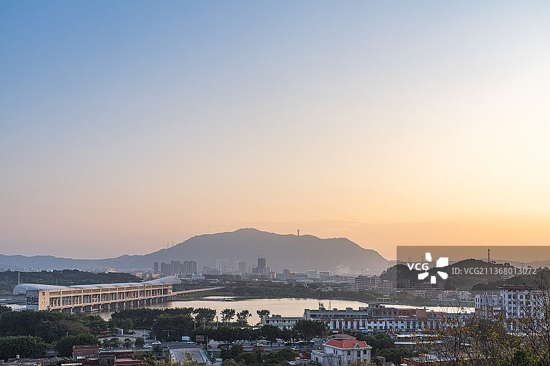 泉州九日山眺望城市风光图片素材