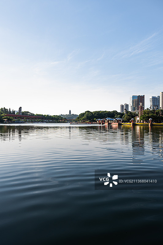 广东佛山千灯湖公园魁星阁，新一线城市，城市天际线，配图，海报，广告，宣传图片素材