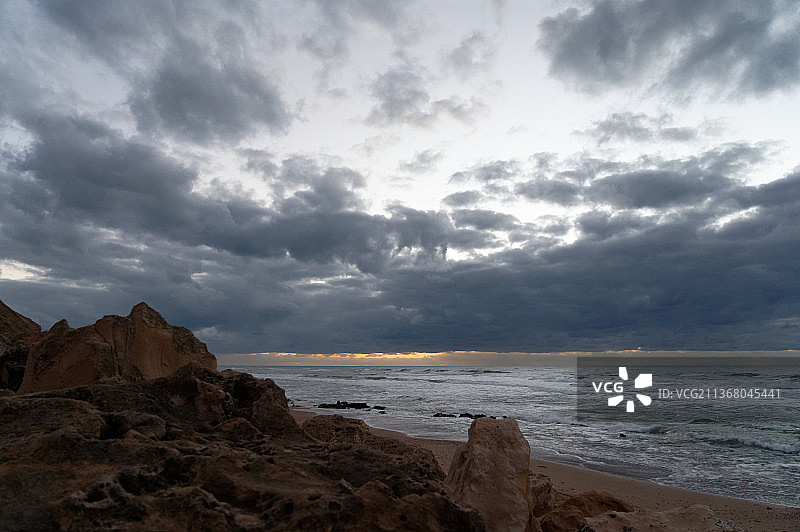 内坦亚阿加曼海滩日落景色图片素材