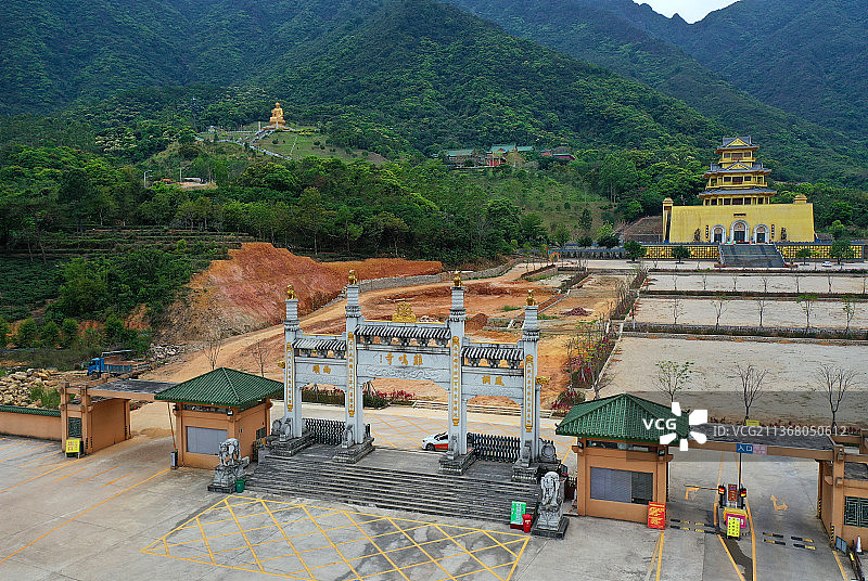 广东省汕尾市海丰县海城镇莲花山森林公园鸡鸣寺航拍图片素材