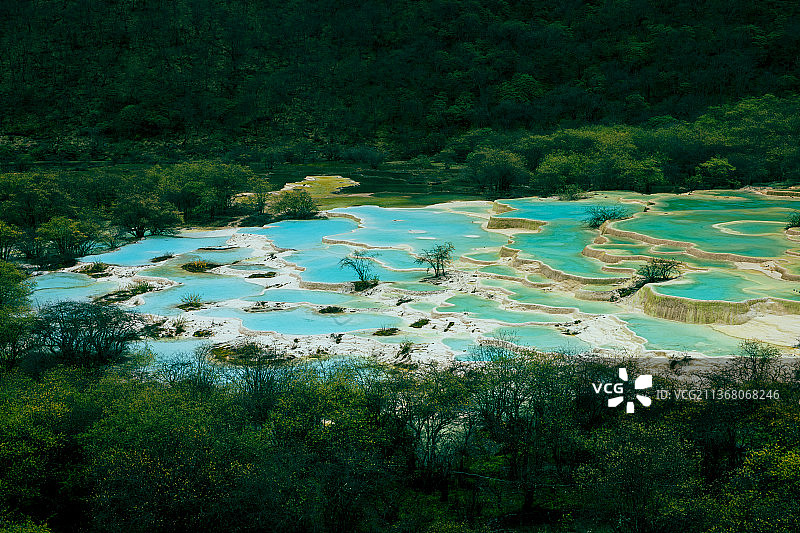 黄龙五彩池。图片素材
