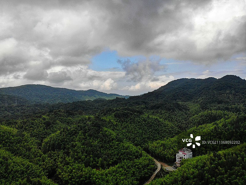 南昆山谷间的独房图片素材