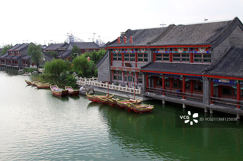 河北丰南惠丰湖公园游船图片素材