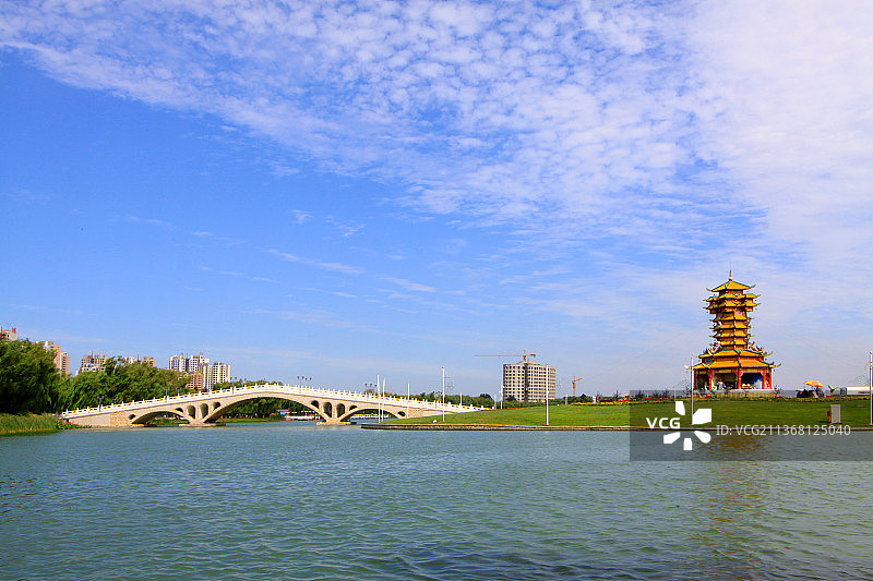 河北丰南惠丰湖公园桥梁图片素材