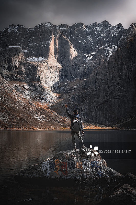 神山庇护图片素材
